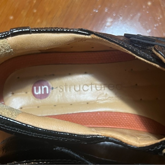 Clarks Unstructured Black Patent Leather Slip On Comfort Shoes Size 7 Minimalist - Picture 2 of 8